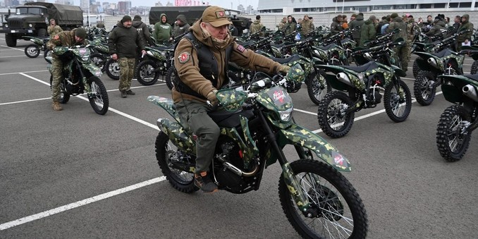 Russian Soldiers Shift to Motorcycles to Evade Ukrainian Drone Attacks