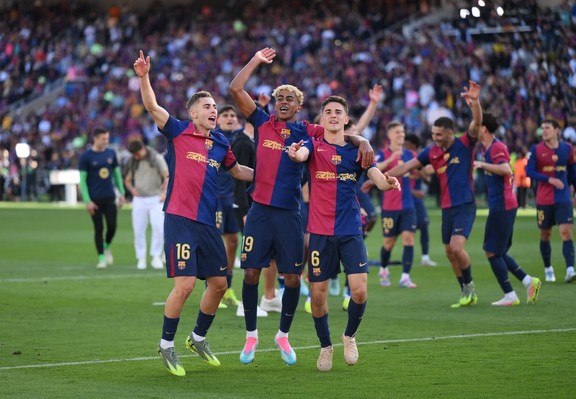 Barcelona sink Real Madrid with thrilling Clasico comeback as LaLiga title beckons